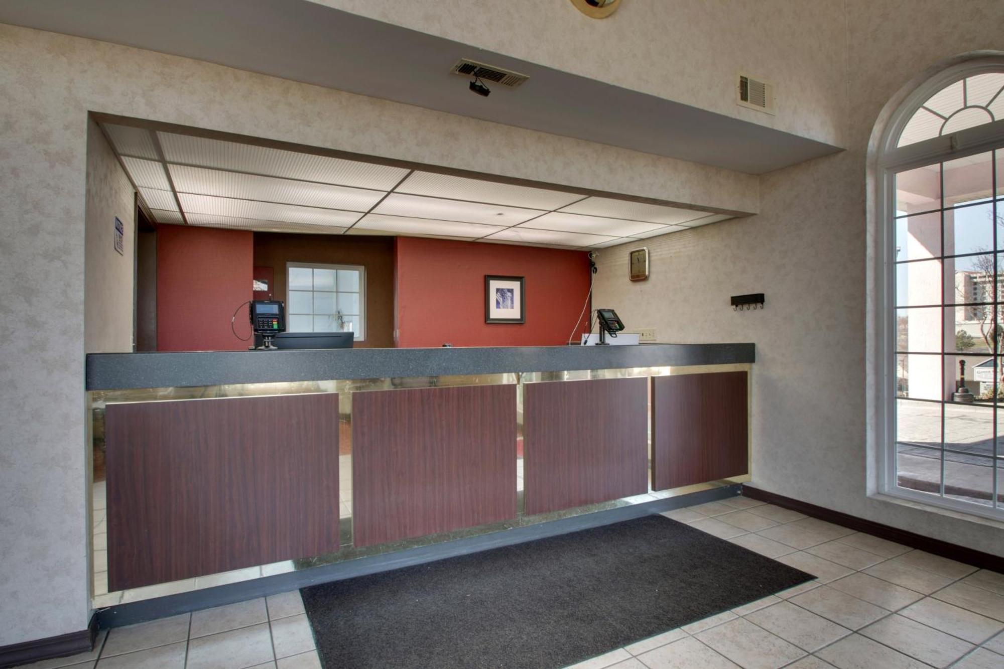 Angel Inn - Central Брэнсон Экстерьер фото